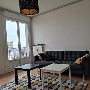 Appartement à 2 Chambres à Coucher