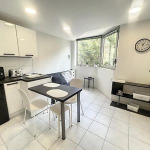 Appartement 2P Avec Piscine A 150 M Plage Proche Palais