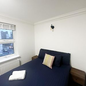 Flat 3 Stay In Aldgate Apartments