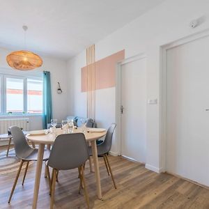 2 Bedroom Apartment Near Tram, Chr + Parking