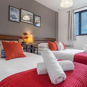 Japanese Lantern With Free Park, Netfix, 75 Inch Tv, Games - City Centre