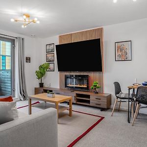 Japanese Suite 2Bed 2Bath, Free Park, Netfix, 75 Inch Tv, Games - City Centre- Maihom