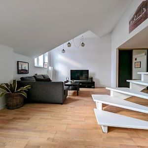Appartement à 2 Chambres à Coucher