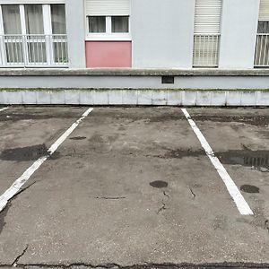 Au Coeur Des Arenes - Parking Prive