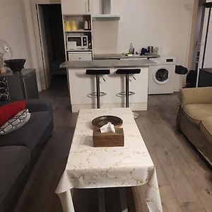 Appartement à 2 Chambres à Coucher