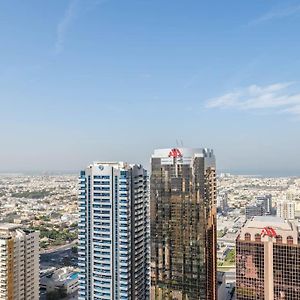 Luxury Retreat, City & Sea Views, Metro Nearby