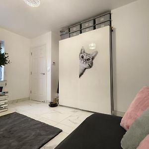 Shared House - 10 Mins From Piccadilly Station/Man Uni/O2 Apollo
