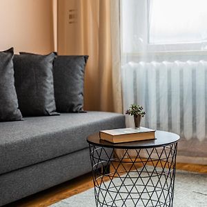 Appartement à 2 Chambres à Coucher