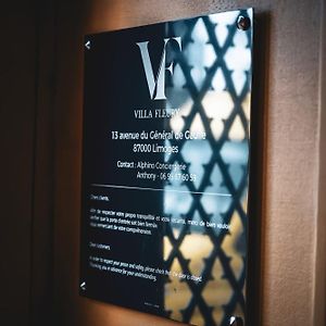 Studio Lit King-Size