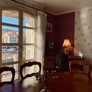 Georgio Grand appartement traversant avec vue canal et parking