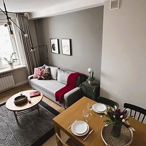 Plac Zbawiciela By Global Apart
