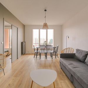 Appartement à 2 Chambres à Coucher