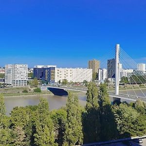 Vulcain 2, 11Eme, Ile De Nantes, 4Pers, Parking Inclus