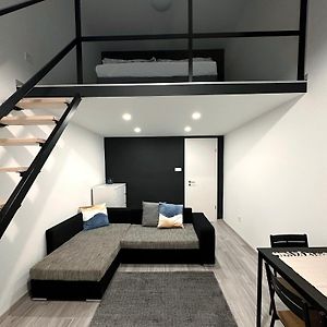 Appartement à 2 Chambres à Coucher
