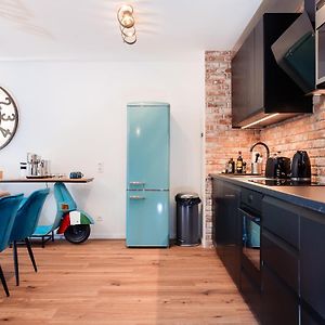 Bee Apartments Design Nespresso Kueche Parkplaetze Ps5