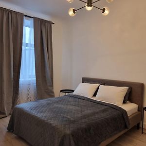 City Inn River View 2 Bedroom Apartment With Parking