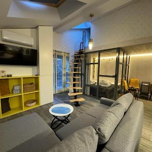 Appartement à 2 Chambres à Coucher