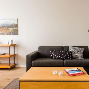 Appartement à 2 Chambres à Coucher