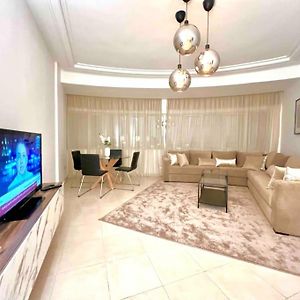 Appartement à 3 Chambres à Coucher