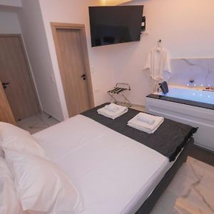 Zeos Finest Jacuzzi Suite
