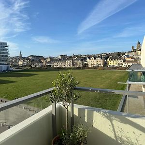 Presqu'Ile, Appartement Neuf Avec Balcon, Salle De Gym Et Parking