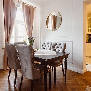 Appartement à 2 Chambres à Coucher