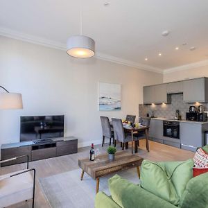 Dragon Suites - Edinburgh City Centre 2 Bed Apartment