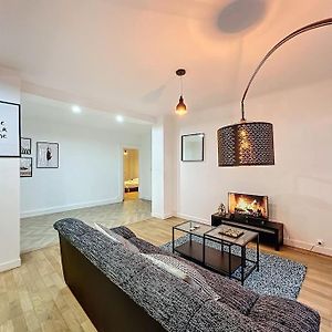 Appartement à 2 Chambres à Coucher