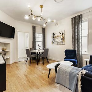 Boutique Apartment With Private Roof Terrace