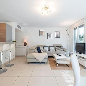 Appartement à 2 Chambres à Coucher