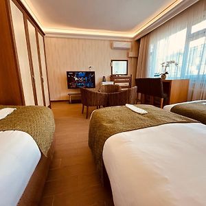 Lily Rooms
