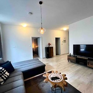 Amazing Large 2,5Rooms With Terrace And Parking!