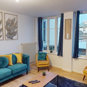 Appartement à 2 Chambres à Coucher