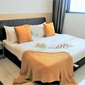 Chambers Pwtc By Grandroyal