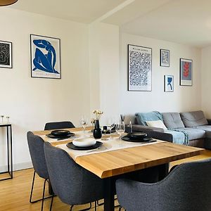 Appartement à 2 Chambres à Coucher