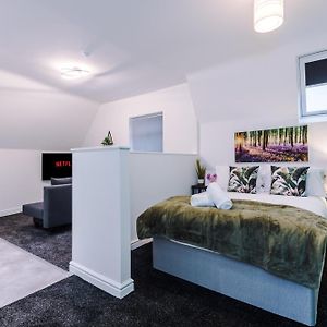Charming Apartments - Rocky Ln Chambers Flat 6