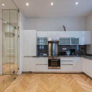 Appartement à 2 Chambres à Coucher