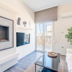 City Oasis: Newly Renovated 2Br Apt In City Center