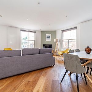Appartement à 3 Chambres à Coucher