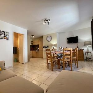 Appartement à 2 Chambres à Coucher