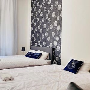 Appartement à 3 Chambres à Coucher