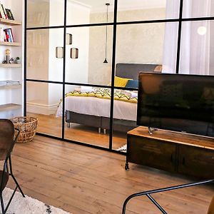 Beachview Keyweek Beachfront Renovated Apartment With Parking In Biarritz