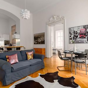 Broadway Apartment Downtown At The Opera
