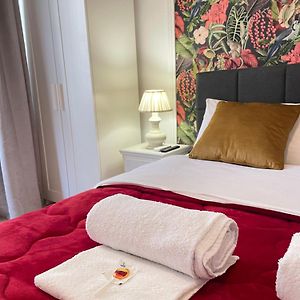 Forty1 Apartment Near Metro Cipro