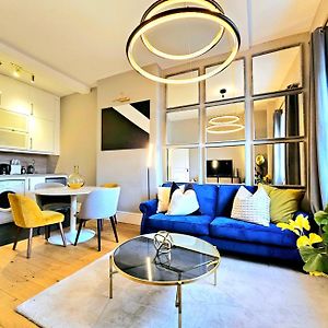 Gorgeous Hyde Park Home With Elevator Access By Tube Metro Stations