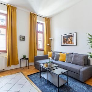 Appartement à 2 Chambres à Coucher