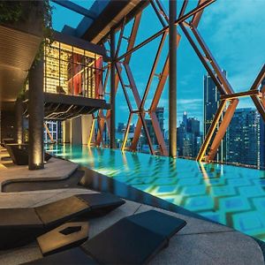 Scarletz Suites Klcc, Travelet