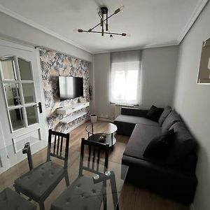 Appartement à 3 Chambres à Coucher