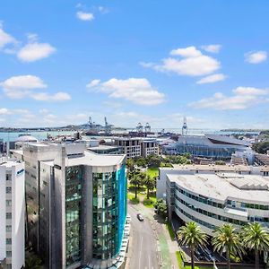 Urban Horizon With Sea Views And Pool