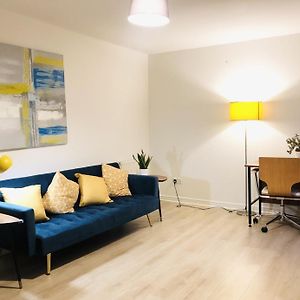 Appartement à 2 Chambres à Coucher